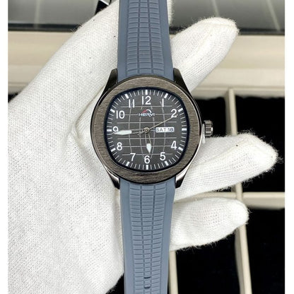 Heryi Men’s Watch With Silicone Strap Day And Date Function Analog Display